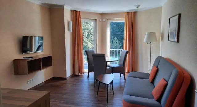 Апартаменты c 1 комнатой с балконом Hotel Karls Burg