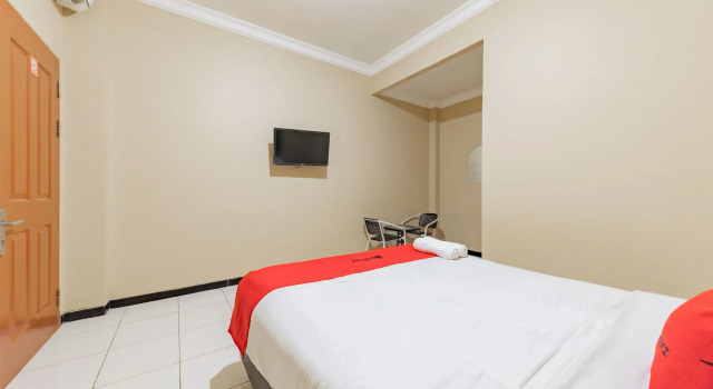 RedDoorz @ Pahlawan Street, Book Bed and Breakfast Samarinda 