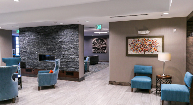 Holiday Inn & Suites Denver Tech Center-Centennial by IHG, Rezervovat Hotel Centennial Colorado