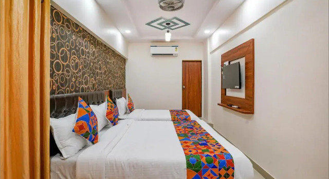 Номер Premium FabExpress Alive - Nr Juhu Beach