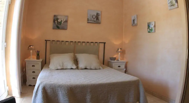 Les Pres De Gordes, Rezervovat Hotel Hotely v Gordes s parkováním, Parkování