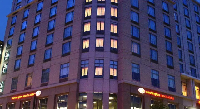 Courtyard Silver Spring Downtown, Book Hotel Hoteller i Silver Spring med pool, Swimmingpool