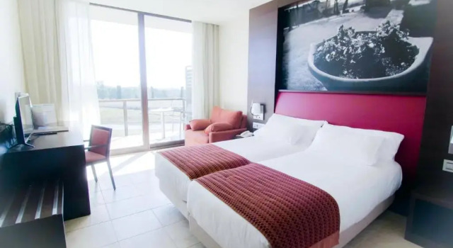 Трёхместный номер Standard Hotel Mas Solà