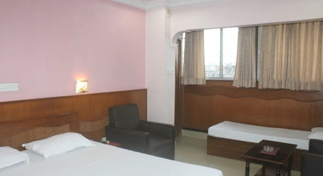 Трёхместный номер Classic Hotel Heera
