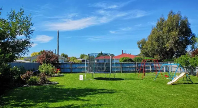 Апартаменты с 2 комнатами Colonial Lodge Motel