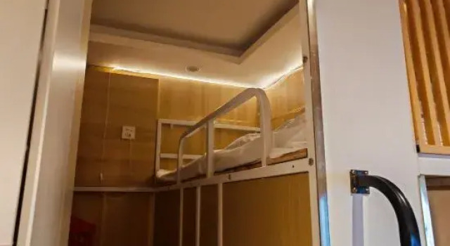 Кровать в общем номере (женский номер) MeetU Int'l Youth Hostel
