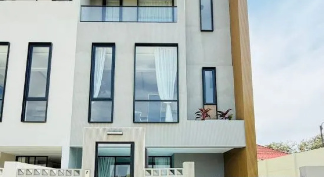 Gorgeous-Viila 4 Bedroom 5 Bathroom & Rooftop