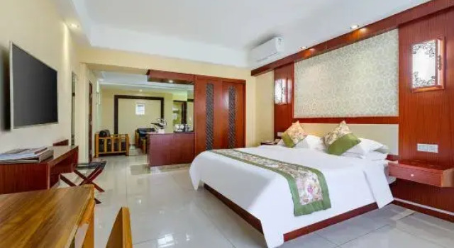 Люкс Business Longquan Hotel (Hainan Industry and Commerce College Branch of the Provincial Government)