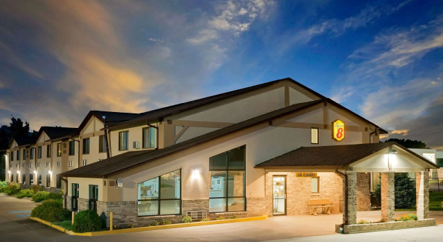 Super 8 by Wyndham Centerville
