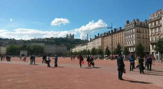 DIFY Authentique - Place des Jacobins, Забронировать Апартаменты/квартира 02. Прескиль Лион