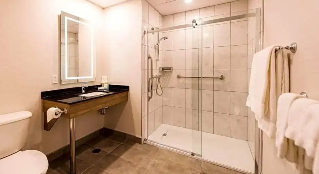 Шестиместный люкс Quality Suites