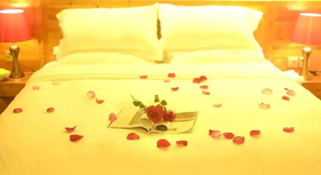 香格里拉饮月山居, Buchen Sie Hotel Shangri-La Yunnan