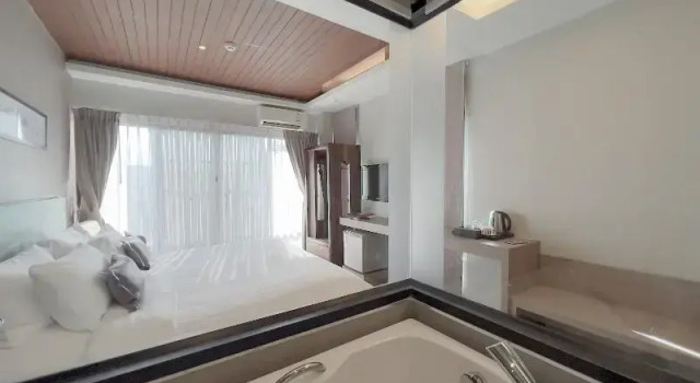 Двухместный номер Deluxe c 1 комнатой с балконом Amphawa Nanon Hotel
