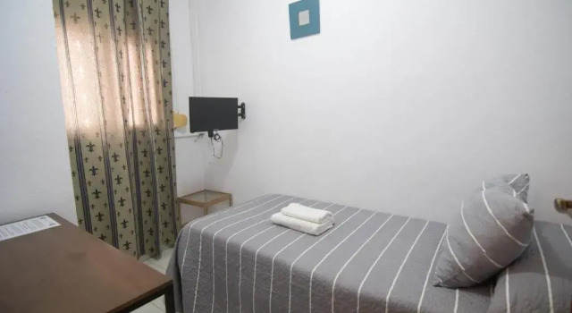 Ochomin Hostel, Book Hostel / Vandrerhjem Hoteller i Cadiz Province med parkering, Parkering