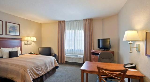 Двухместный люкс Candlewood Suites Portland Airport by IHG