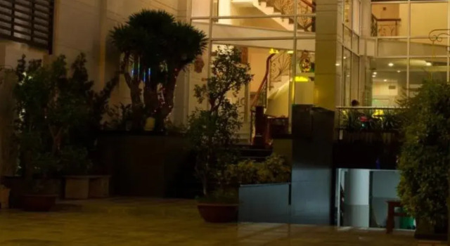 Quang Hoa Airport Hotel, Забронировать Отель Недорогие отели Хошимина, рядом с Международный выставочный и конференц-центр Хошимина HIECC, недорого