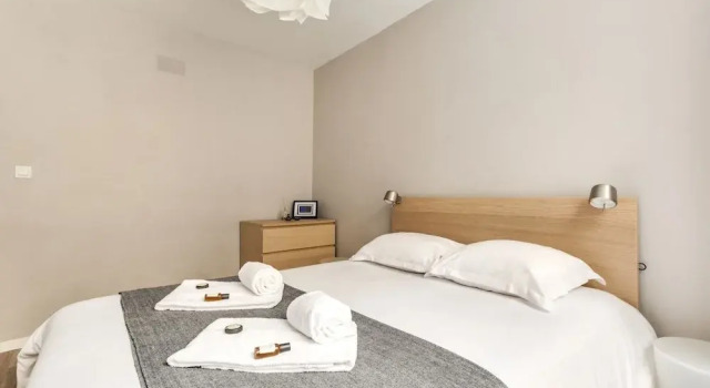 Cosy T2 Centre Lyon Presqu'Ile Croix Rousse!, Забронировать Отель 01. Отель-де-Виль Лион, рядом с Jardin Publique La Cerisaie