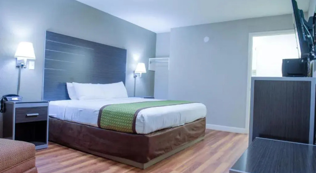 Номер Standard Clarion Pointe Athens I-65