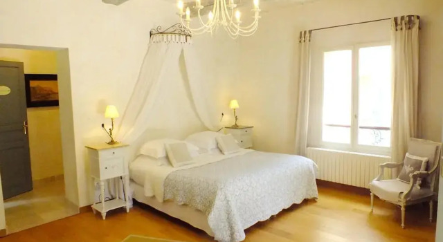 La Royante, Rezerwuj Hotel Aubagne Carros