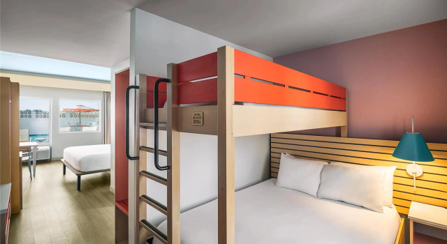 Четырёхместный номер Standard с видом на бассейн Golden Sands Carolina Beach Oceanfront, Tapestry by Hilton