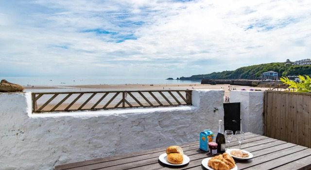 Коттедж Swn Y Tonnau - Sea Front Apartment Spectacular Sea Views Parking Direct Beach Access