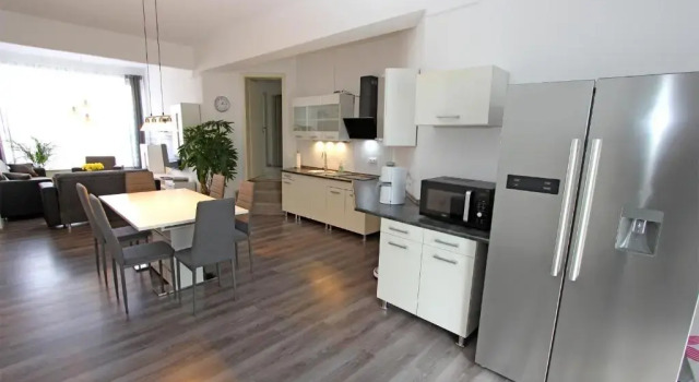 Ferienwohnung mit 3 Schlafraeumen, Забронировать Отель Нойбранденбург Мекленбургское поозёрье, рядом с Университет прикладных наук Нойбранденбурга