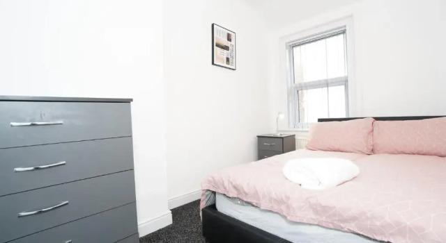 Апартаменты BIRMINGHAM COPLOW, 3 bedrooms house, with 6 beds, 2x doubles beds, 3x singles beds and 1 sofa-bed,sleeps people