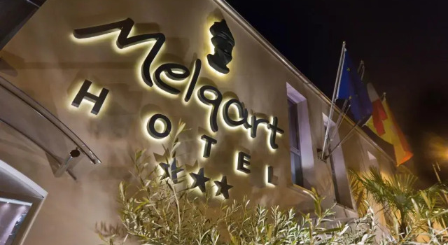 Четырёхместный номер Standard Melqart Hotel