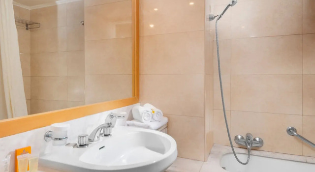 Апартаменты Deluxe с 2 комнатами с балконом и с красивым видом из окна Athineon Hotel