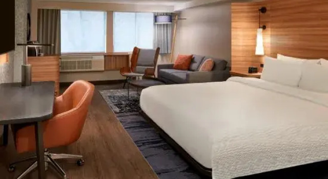 Люкс Fairfield Inn by Marriott Montreal Downtown
