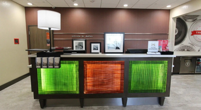Hampton Inn & Suites Dallas Market Center