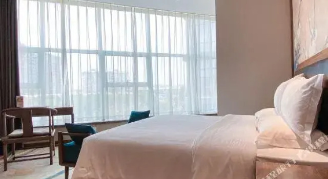 Полулюкс Grand Mercure Kunming South