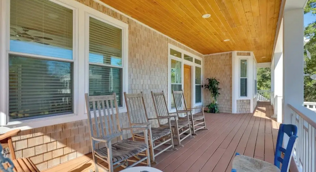 Апартаменты 2nd-floor Unit w/ Deck! 1 Mi to Carolina Beach