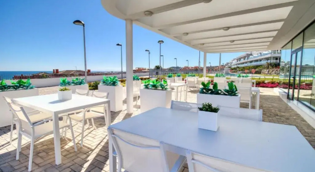 Апартаменты Newly Constructed 2 Bed Apartment With Sea Views