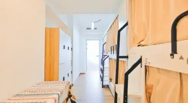 Кровать в общем номере (женский номер) Xi'an FanHuaLi Hostel (Xiaozhai Sports Stadium Subway Station)