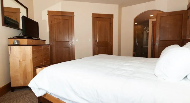 Номер Standard с 2 комнатами с балконом Lone Eagle by Summit County Mountain Retreats