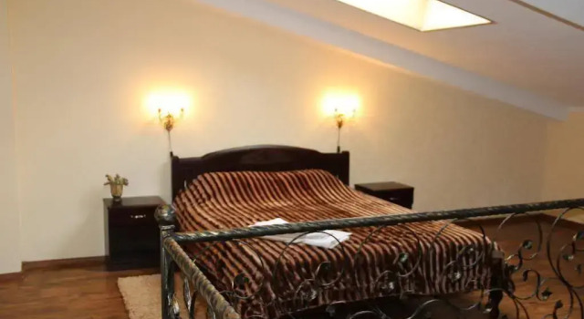 Hotel Meduza, Varaa Hotelli Harkova 