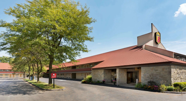 Super 8 by Wyndham Findlay