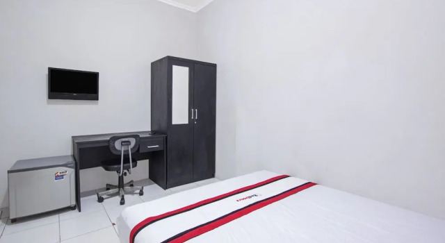 RedDoorz near Universitas Negeri Yogyakarta 2, Rezerwuj Hotel Sleman Yogyakarta Province