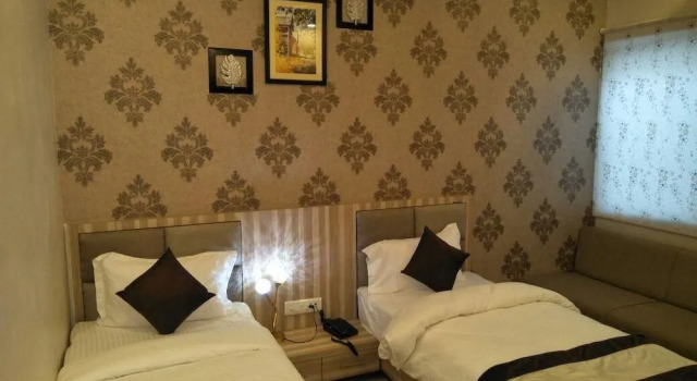 H K Hotel & Lawns, Забронировать Отель Хардой штат Уттар-Прадеш