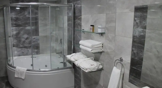 Полулюкс с красивым видом из окна Manhattan Hotel