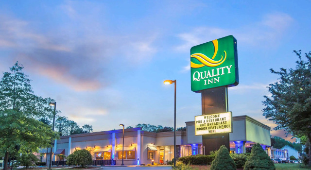 Quality Inn & Conference Center Brattleboro North, 预订 酒店 布莱特尔博罗 佛蒙特州