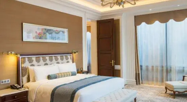 Люкс Premier Jeurong Hotel Shanghai