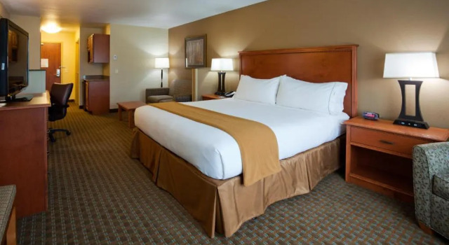Люкс Holiday Inn Express Hotel & Suites Minneapolis SW - Shakopee by IHG