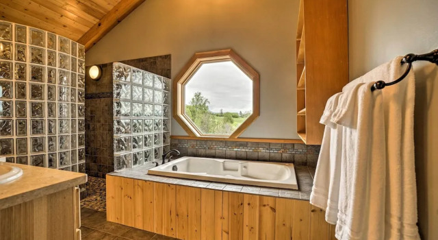 Коттедж Home w/ Kachemak Bay View - 5 Miles to Downtown!