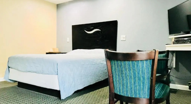 Chisholm's Motor Inn, Buchen Sie Hotel Hotels in New England mit Parkplatz, Parkplätze