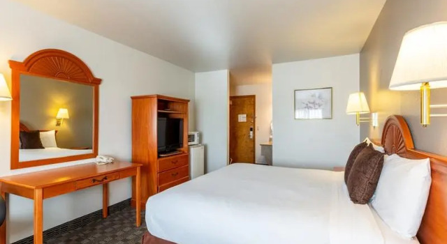 Люкс Superior Americas Best Value Inn Burns