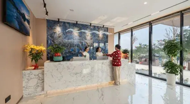Neighboring Station Hotel (Nanning East Railway Station Branch)