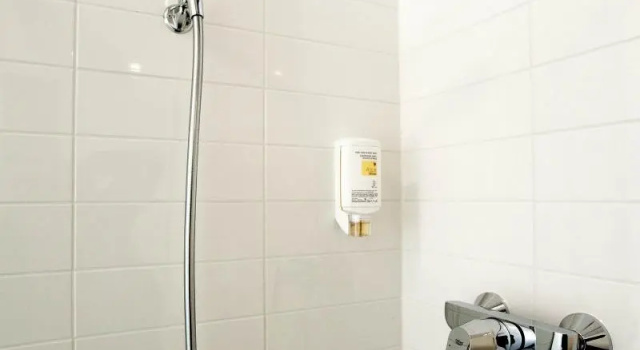 Четырёхместный номер Standard easyHotel The Hague City Centre