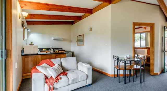 Freycinet Cottage 2